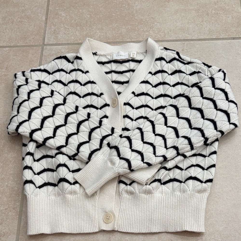 Cyrus Black and Cream Scallop Cardigan